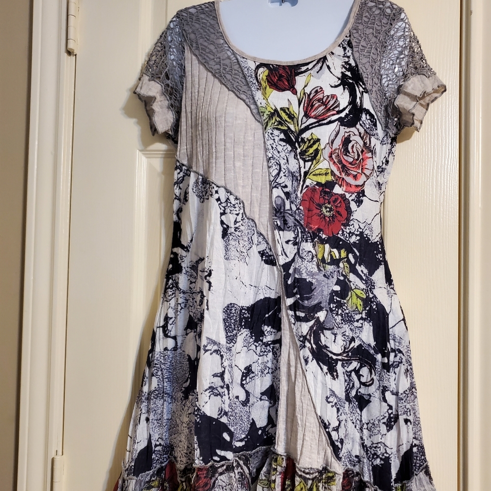 Tshirt A-line Dress w/handkerchief hem